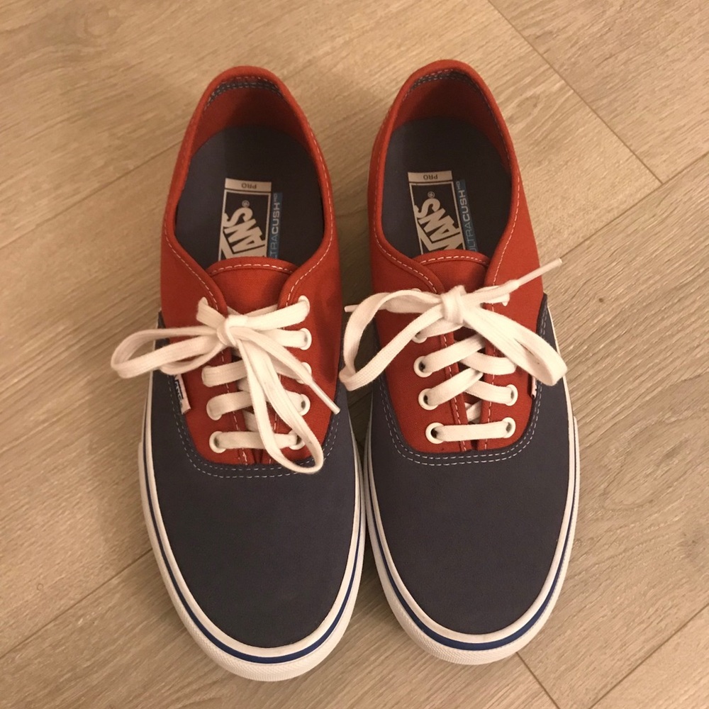 Vans Men’s Authentic Sneakers Size 10